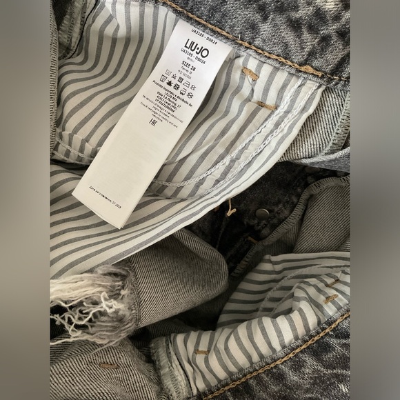 LIU.JO MILANO SHORTS - Picture 10 of 10